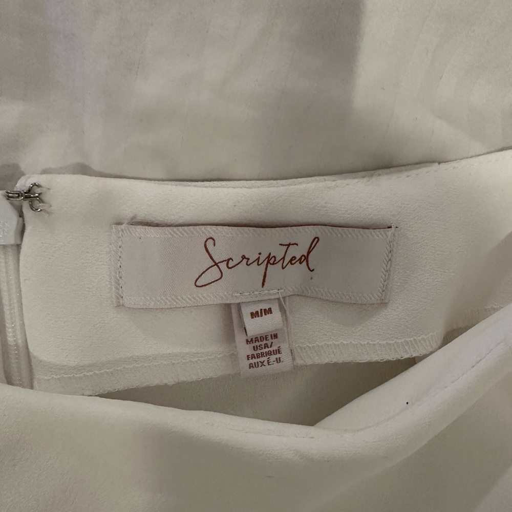 Scripted front panel flowy white shorts - Picture 2 of 3